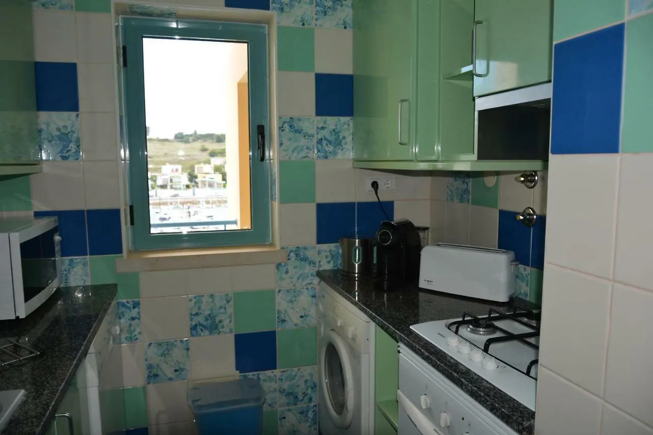 Stunning Apartment With Marina Views Албуфейра